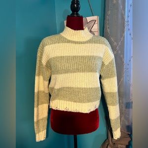 No boundaries crop length destructed, two tone, green stripe sweater, size M